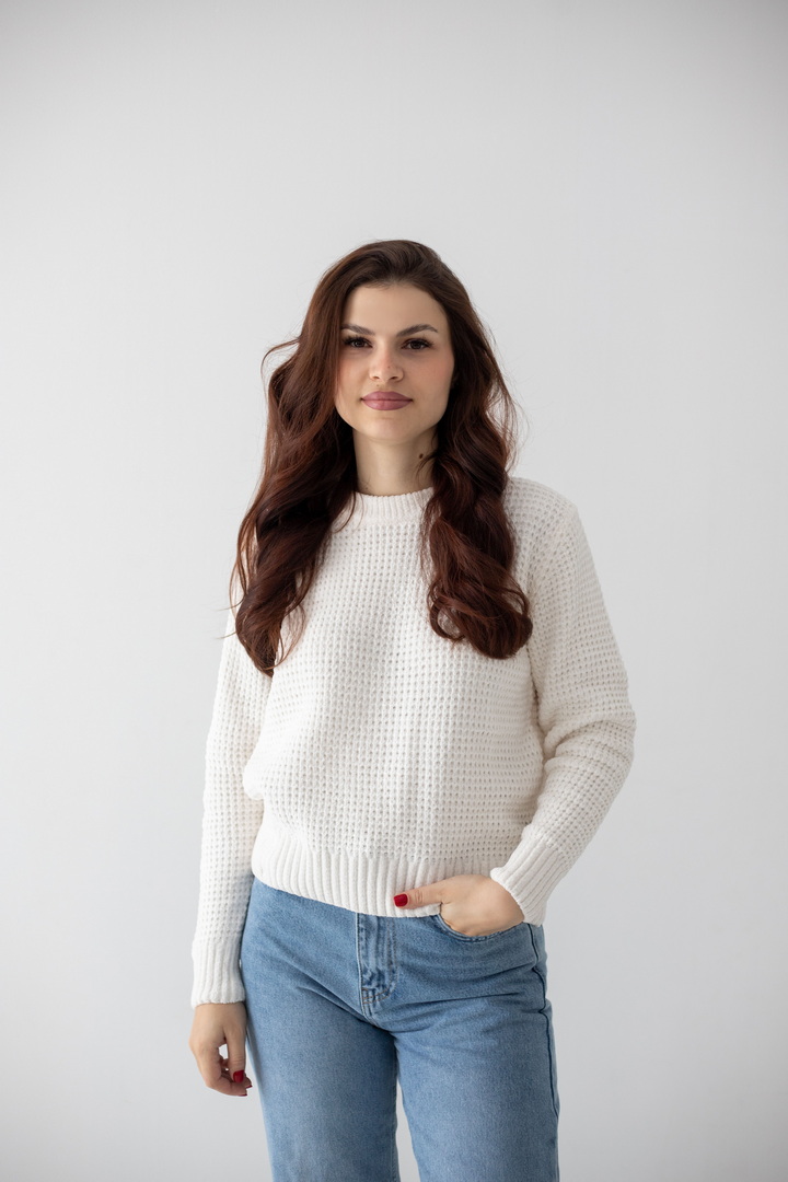 Светр жіночий